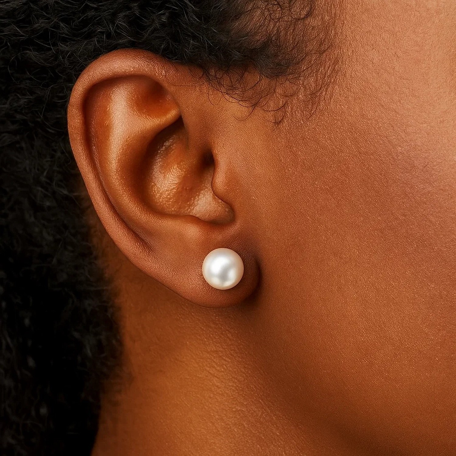 14k Yellow Gold Freshwater Cultured White Pearl Stud Earrings (5mm) thumbnail 6