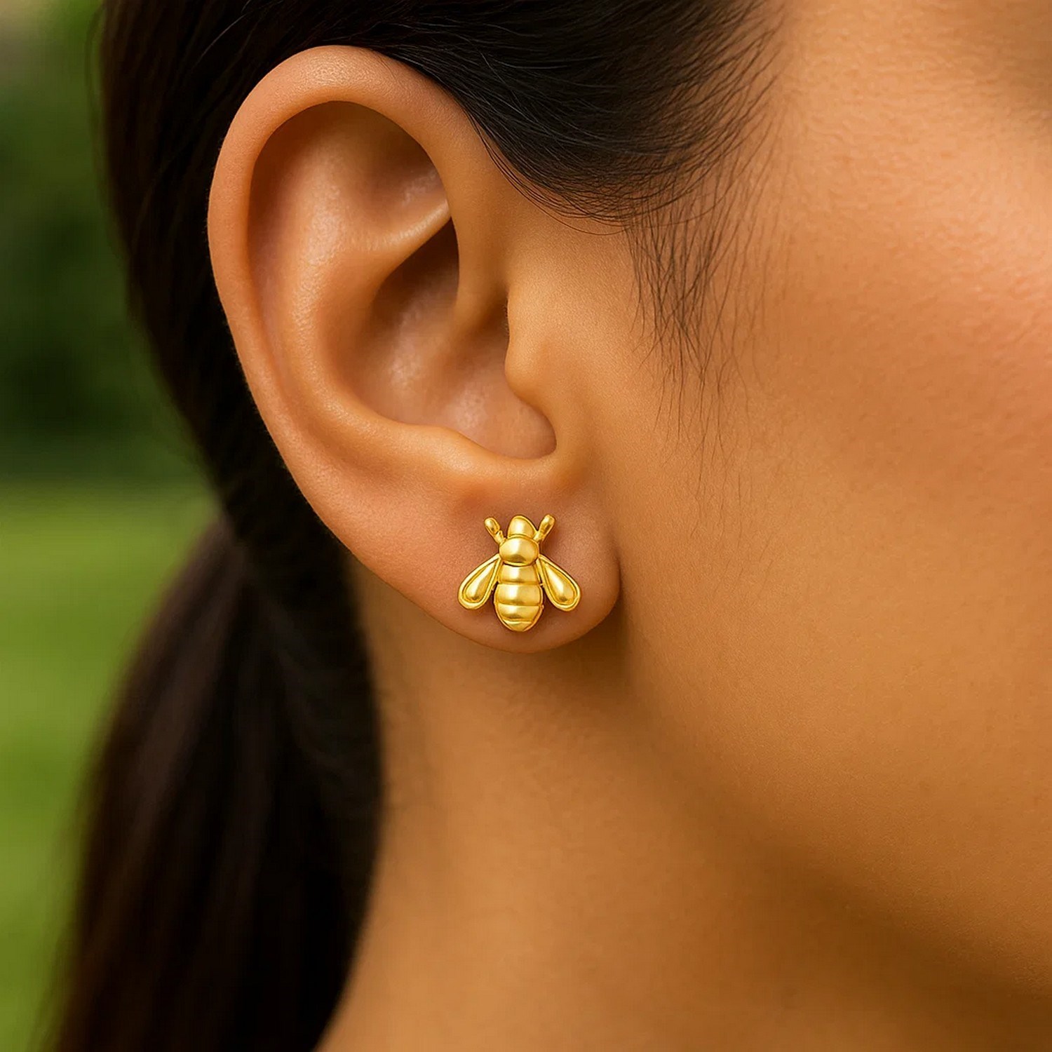 14k Yellow Gold Bee Stud Earrings thumbnail 3