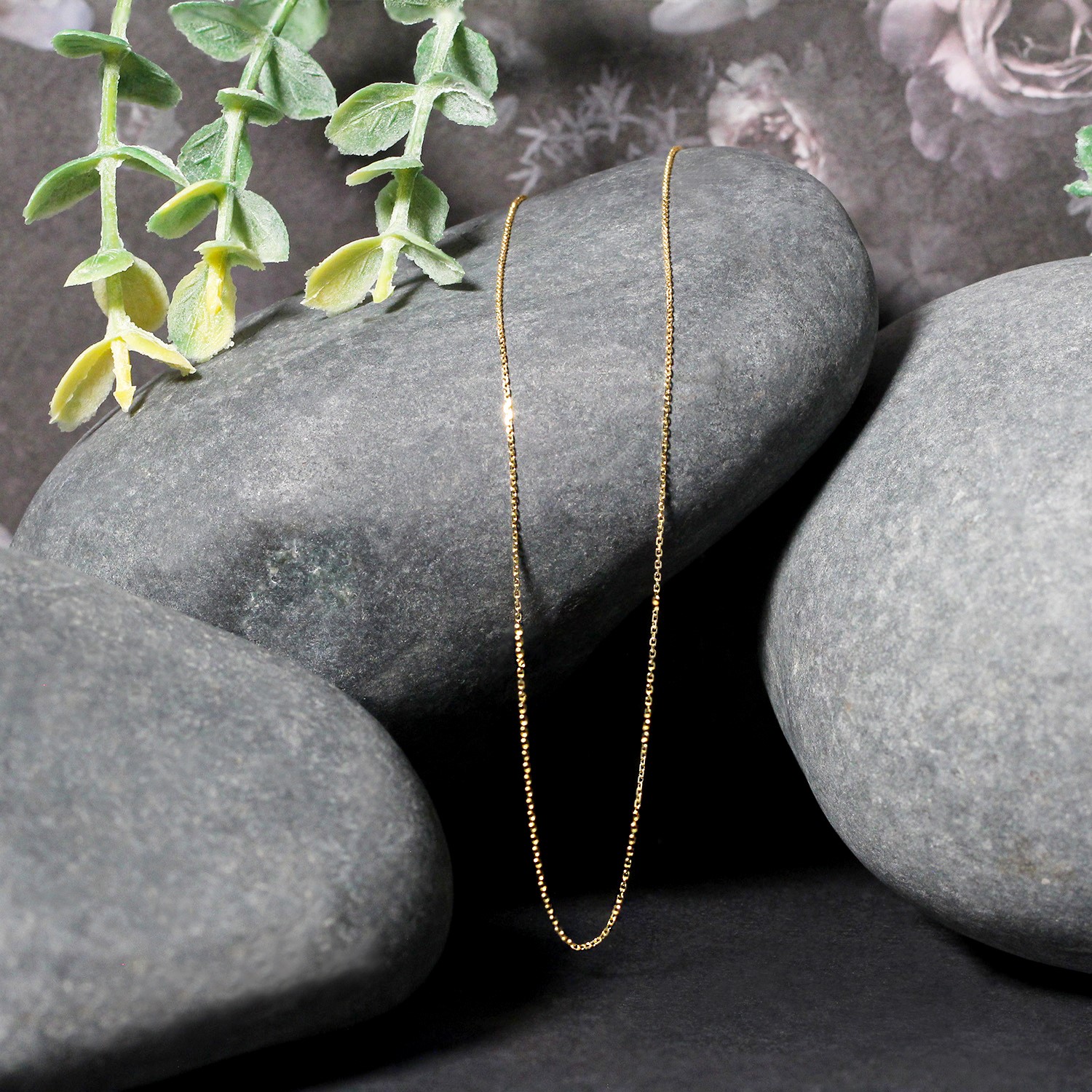 14k Yellow Gold Diamond Cut Cable Link Chain (0.68 mm) thumbnail 4